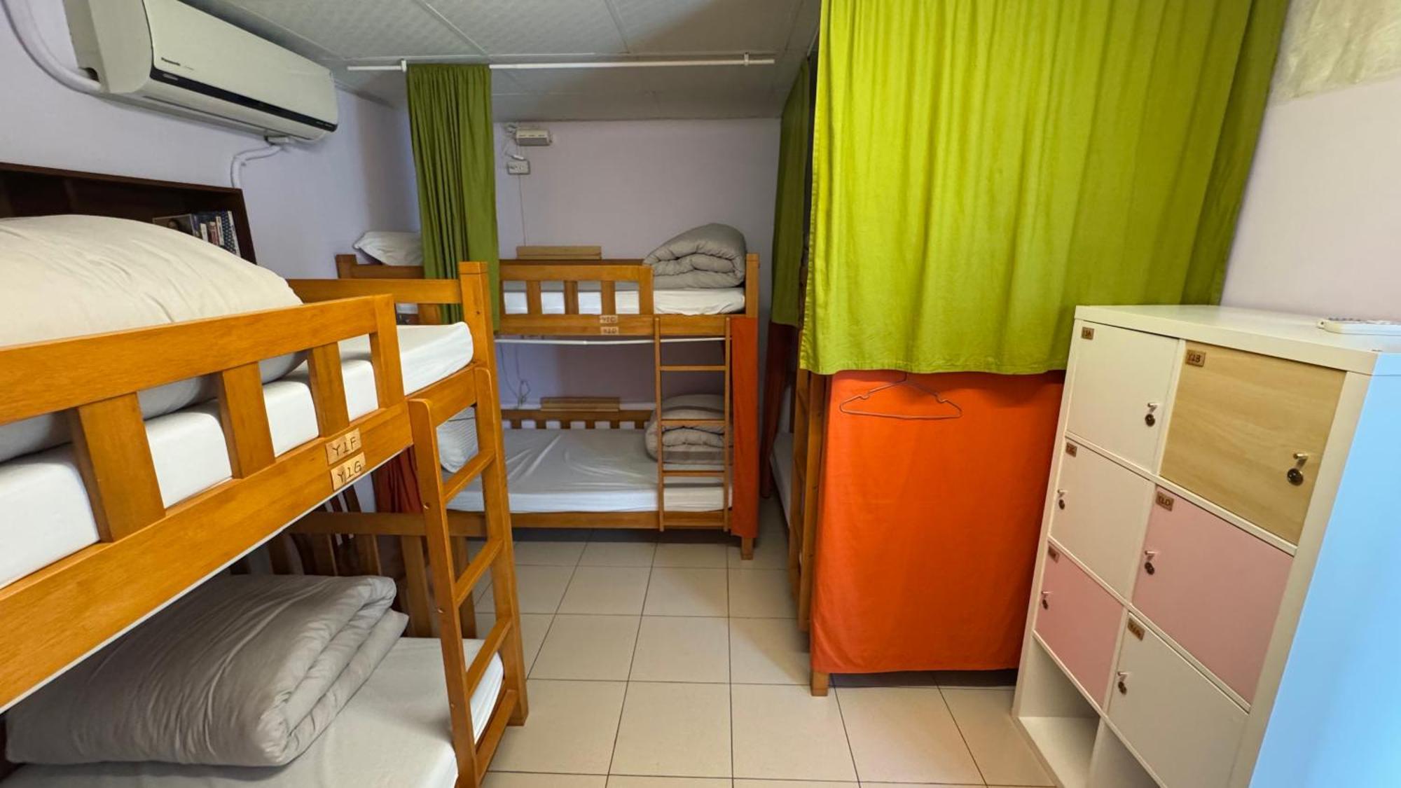 Center.Center Hostel Puli Exterior photo