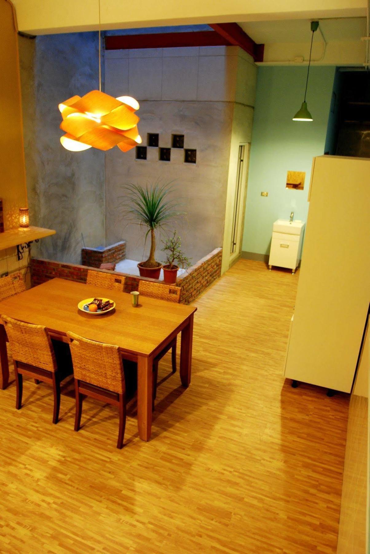Center.Center Hostel Puli Exterior photo